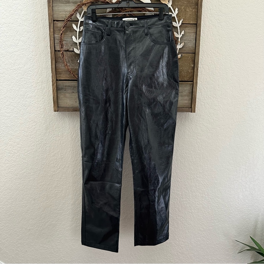Abercrombie & Fitch curve love faux leather 90’s straight ultra high rise 30/10